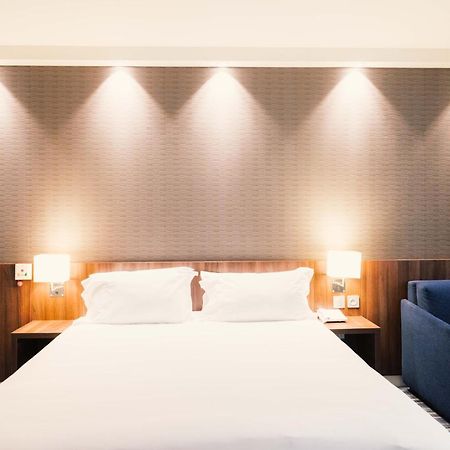 Holiday Inn Express Lille Centre By Ihg Exteriör bild