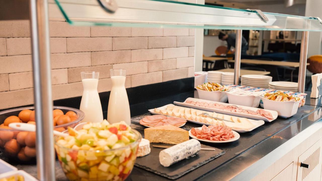 Holiday Inn Express Lille Centre By Ihg Exteriör bild